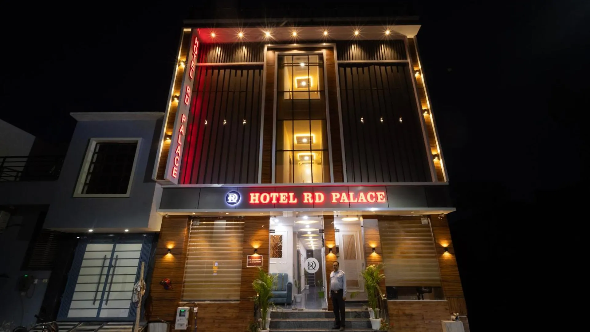 Hotel Rd Palace Agra