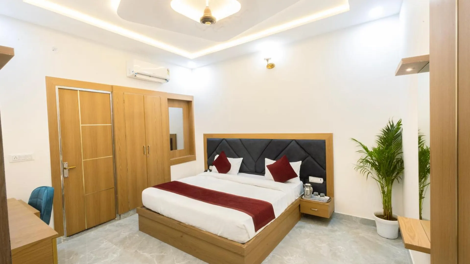 Hotel Rd Palace Agra